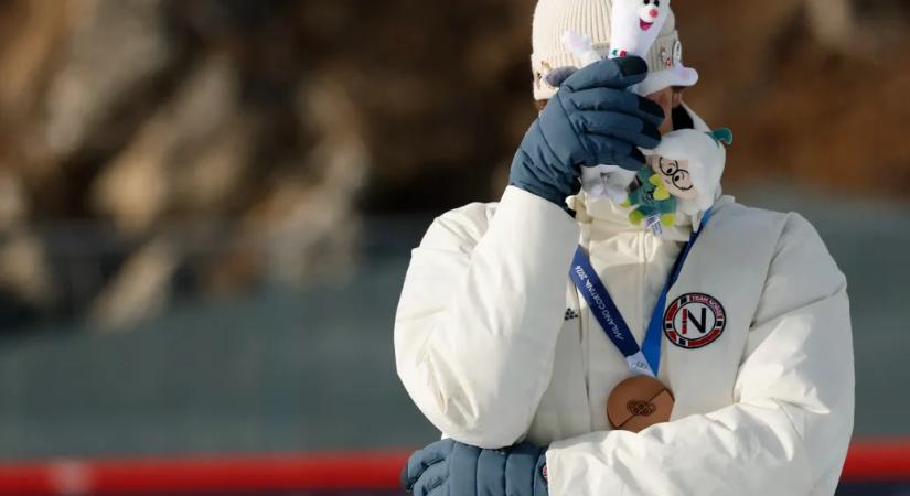 A norvég bronzérmesnek nem örömkönnyei potyogtak, bánatában sírt, mert megcsalta a barátnőjét