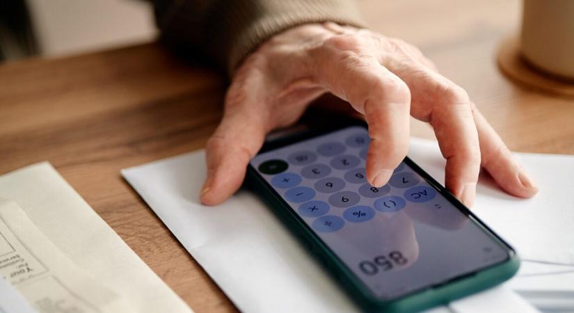 Közel 3 millió forintot csaltak ki egy 76 éves nyugdíjastól – ez volt a trükk