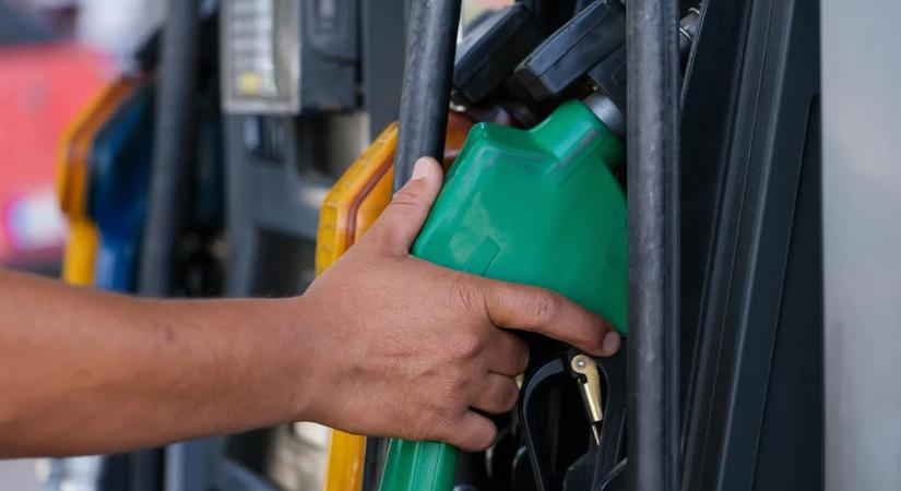 Csodabenzin vagy pénznyelő? Ezt teszi a motoroddal a prémium üzemanyag