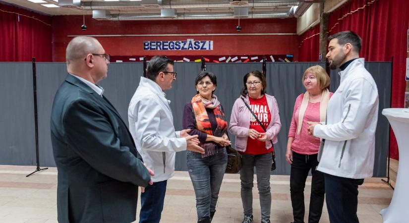 Újabb debreceni oktatási intézményben kezdtek el mozgatni Barcsa Lajosék