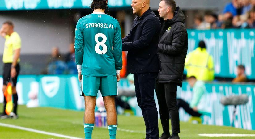 „Slotnak döntést kell hoznia” – Szoboszlaiék végre megszabadulnak a tehetetlen edzőtől Liverpoolban?