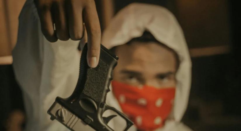 Az egyikük gyilkos – de melyik? Tanácstalanok a nyomozók