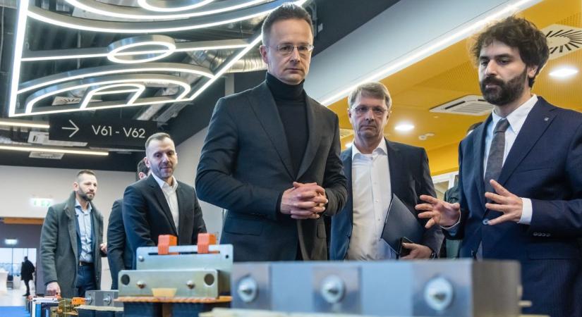 Már az olaszok is Magyarországon építenek gyárat: 40 ezres vidéki várost választottak – százmilliókkal szállt be a kormány