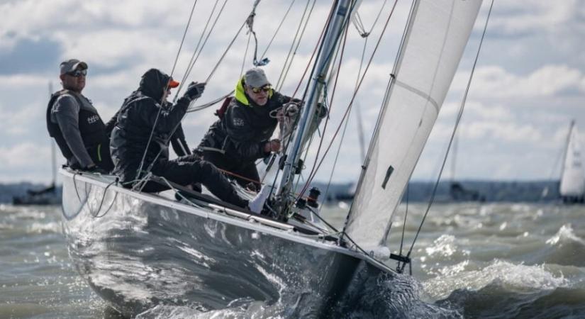 Felfelé emelkedik a 11m OD osztály csillaga