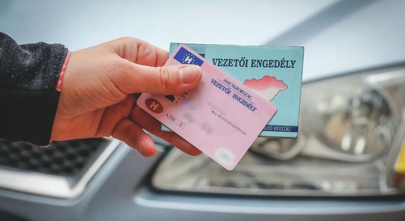 Eldőlt, csak bevezetik: minden autóst érintő változás jön az utakon