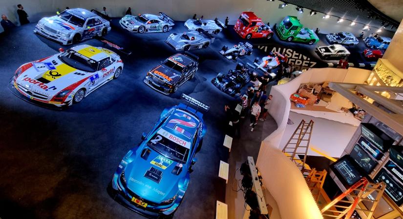 Szakadék szélén a német autóipar: beruházások menekülnek, munkahelyek tűnnek el