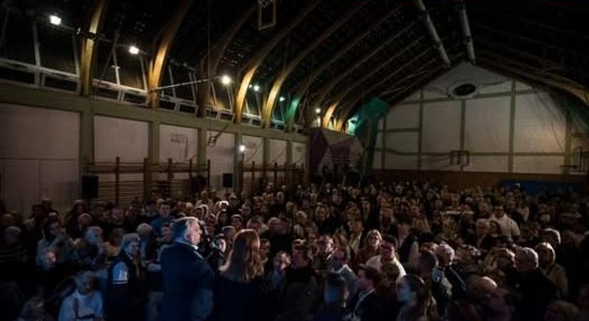 Így fogadták Szentendrén Orbán Viktort