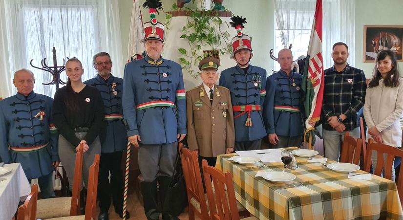 Példa a fiatalok előtt: Vígh Attila hagyományőrző hadnagy - fotók