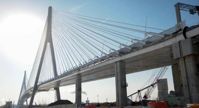 Trump azzal fenyegetőzik, hogy megakadályozza az új amerikai-kanadai híd megnyitását