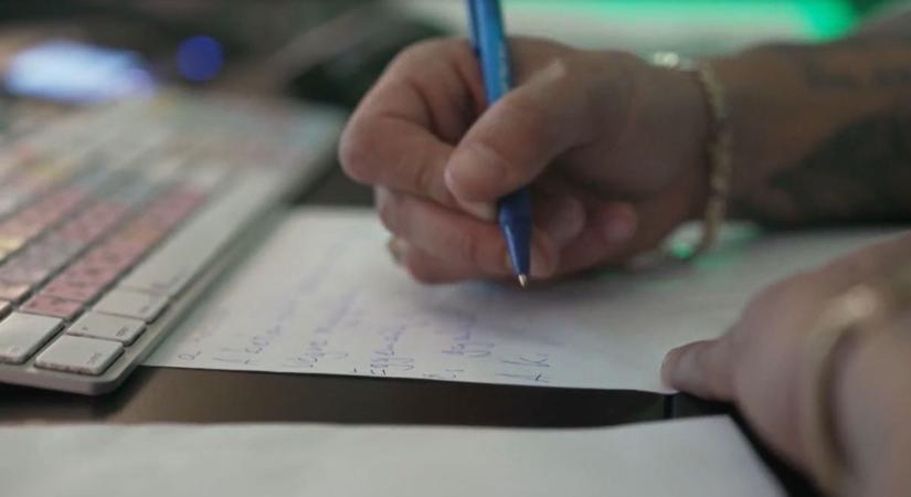 Aurelio érzelmi és zenei kihívásai az Eskü, megváltozom! 11. részében