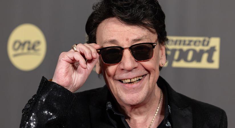 Fenyő Miklós búcsúztatásán váratlan dolog jelent meg az égen, pillanatokra megszakadt a temetés