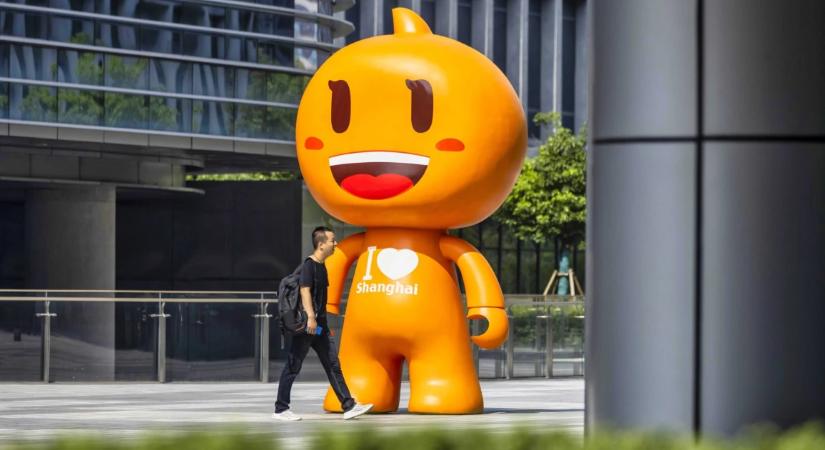 Nagy Márton az Alibaba ellen. A Magyarország-pótdíjról egyiküknek sincs igaza, de nem is ők veszítik vele a legtöbbet