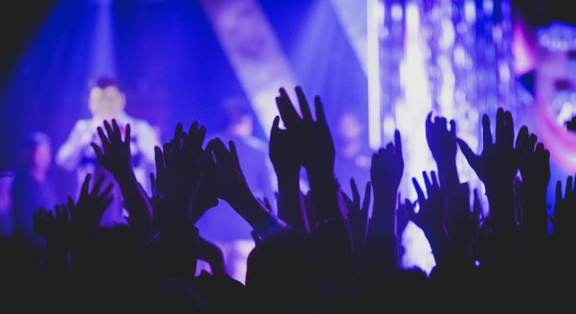 Valentin-napi slágerek és retro kincsek: ezek a legizgalmasabb hírek és programok februárban