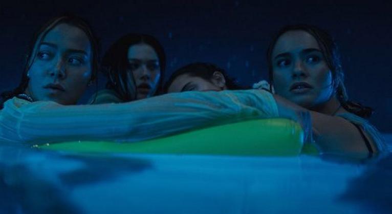 Ősi ösztön: Nem ugrik a majom a vízbe (kritika)