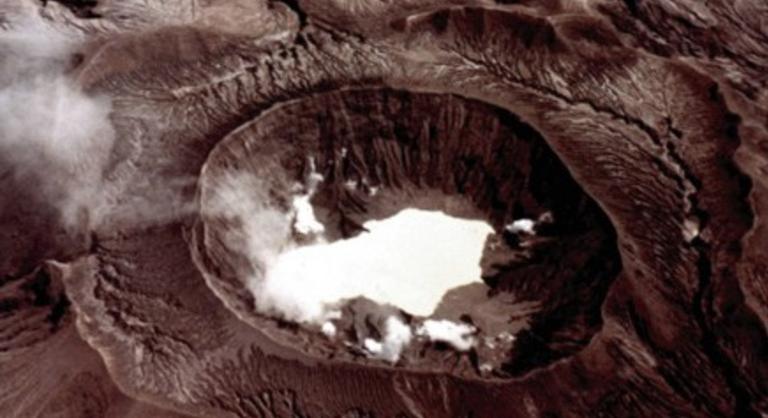 Negyven év csönd után újra mozgolódik a „végzetes vulkán”