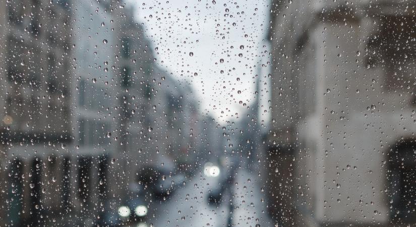 Melegfront kínozhat szerdán – És a borús időjárás is velünk marad