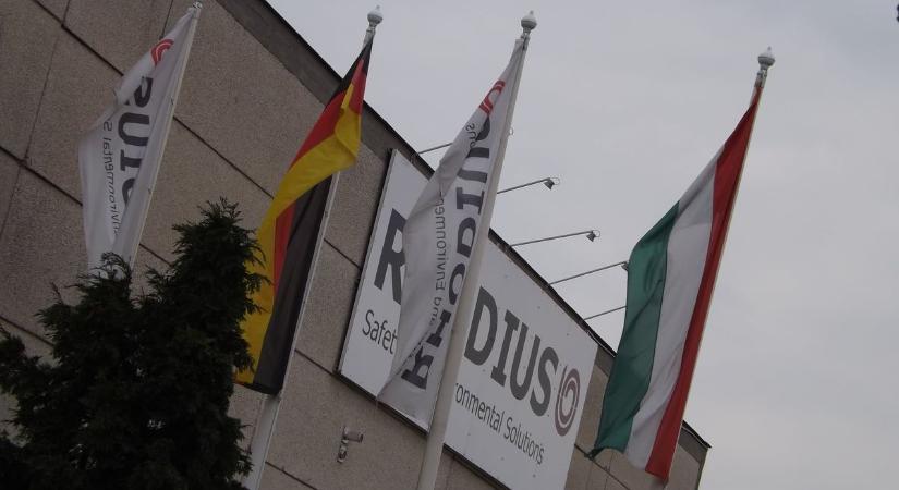 Hivatalos bejelentést: átköltöztetik Romániába a magyarországi gyárat, ez az első döntése az új amerikai tulajdonosnak – "Már nem életképes"