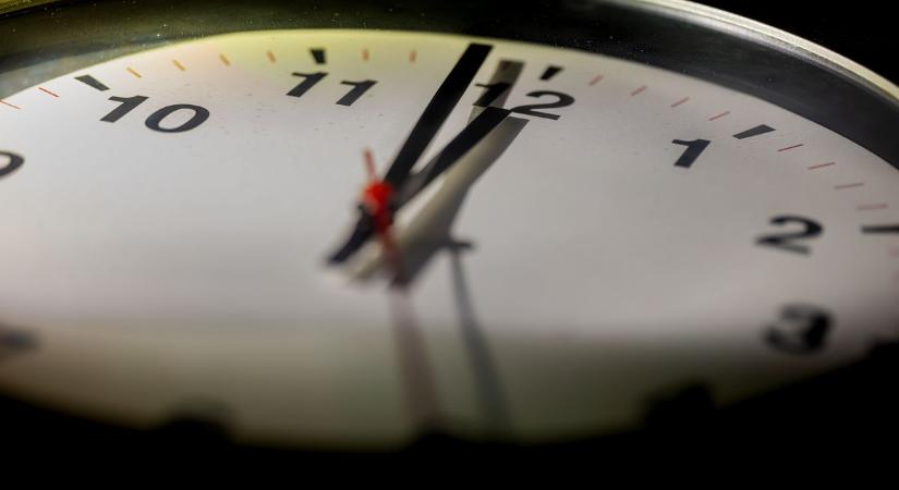 Ketyeg az óra: fontos határidő közeleg, ha ezt most elszúrod, évekre eldőlhet a jövőd