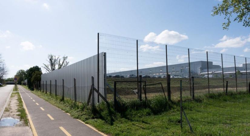 Szakértő a gödi Samsungról: A Fideszt mérgezheti