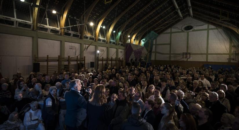 Megkérdezték Orbán Viktort, hogy okozott-e politikai kárt Lázár vécépucolós mondata