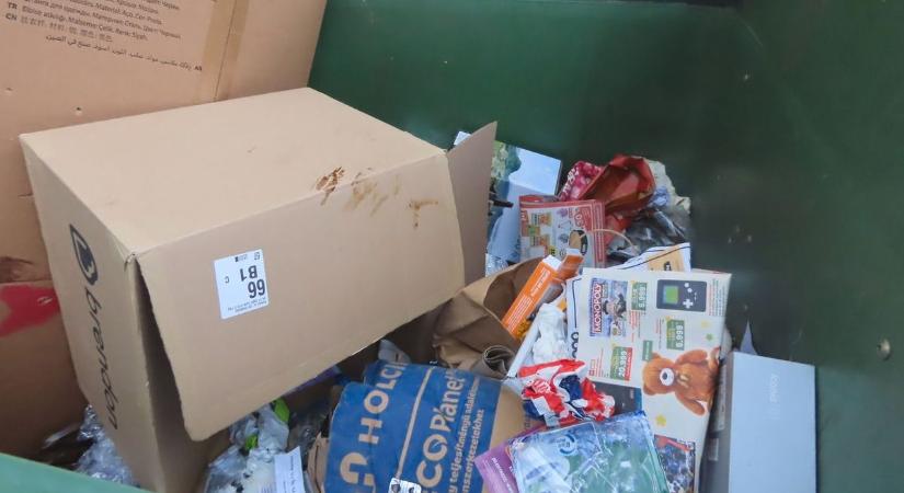 Mindenkitől lakcímkártyát és személyi igazolványt kérnek