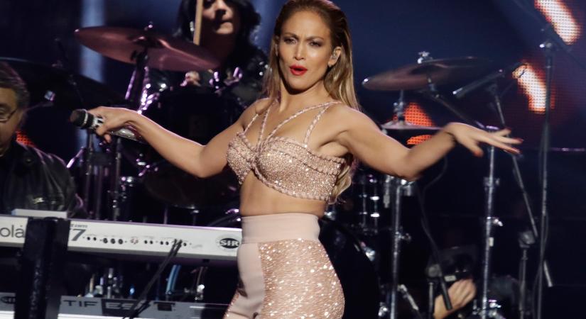 Mindenki erről beszél! Jennifer Lopez edzés közben megvillantotta brutál szexi hasizmait