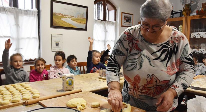 Ebben a jászsági faluban elárulták a tökéletes fánk titkát – videóval, galériával