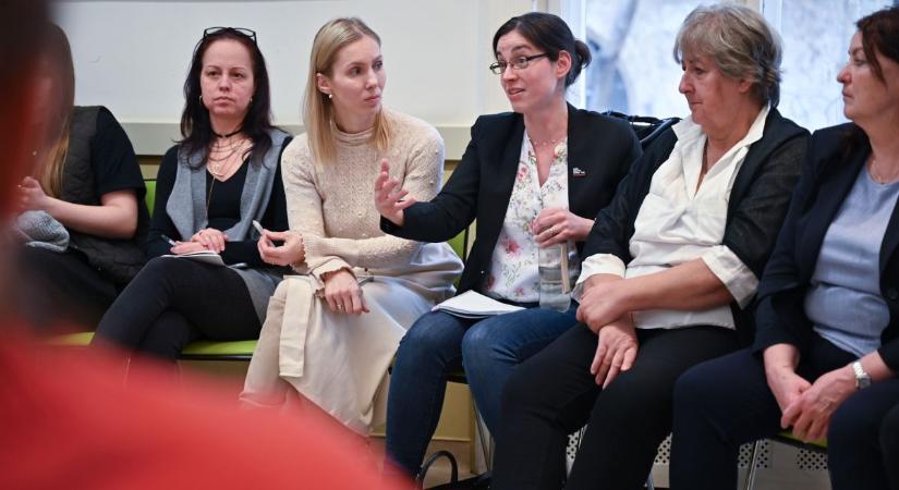 A tiltás nem működik: mit értünk valójában digitális gyermekjóllét alatt?