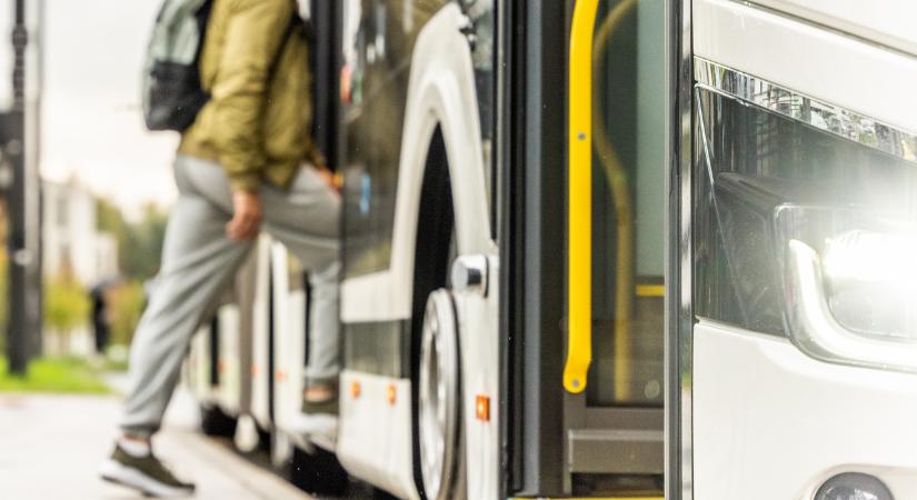 Egy magyar városban már súlykorlátozás van a tömegközlekedésen