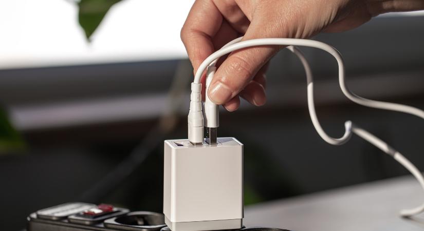 Áramütésveszélyes akkumulátortöltőket szűr ki a forgalomból az NKFH