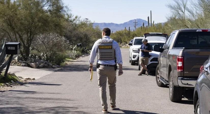 Kihallgattak valakit az amerikai rendőrök a műsorvezető elrabolt édesanyjának ügye miatt