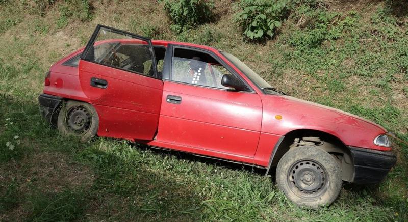 Elaludt a sofőr, súlyosan megsérült az unokája