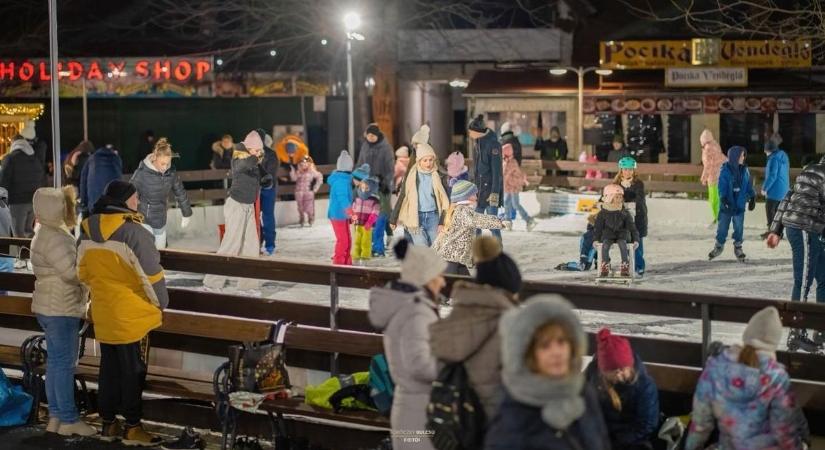 Még nincs vége a télnek – Fonyódon tovább dübörög a korcsolyaszezon