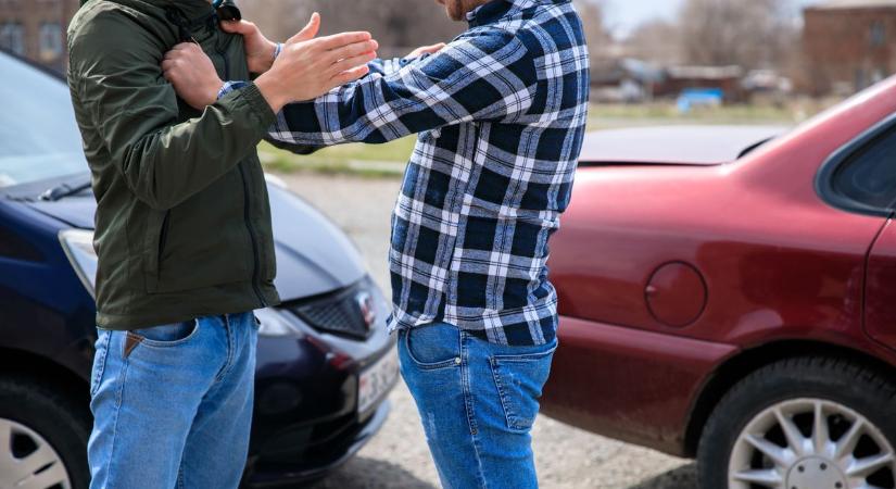 A veszekedés a presszóban verekedésbe és súlyos testi sértésbe torkollt