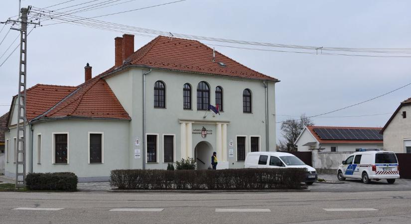 Nagyteveli lövöldözés: Takács Péter meglátogatta a meglőtt polgármestert