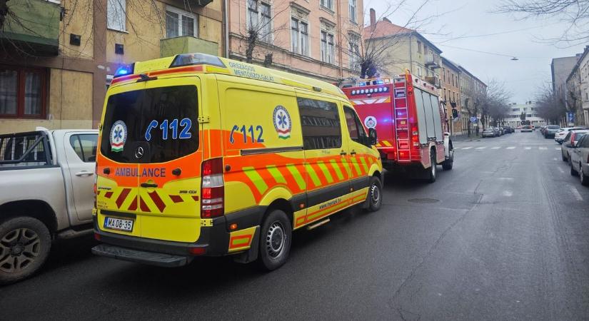 Bajban lévő embert mentettek Szombathelyen - helyszíni fotók
