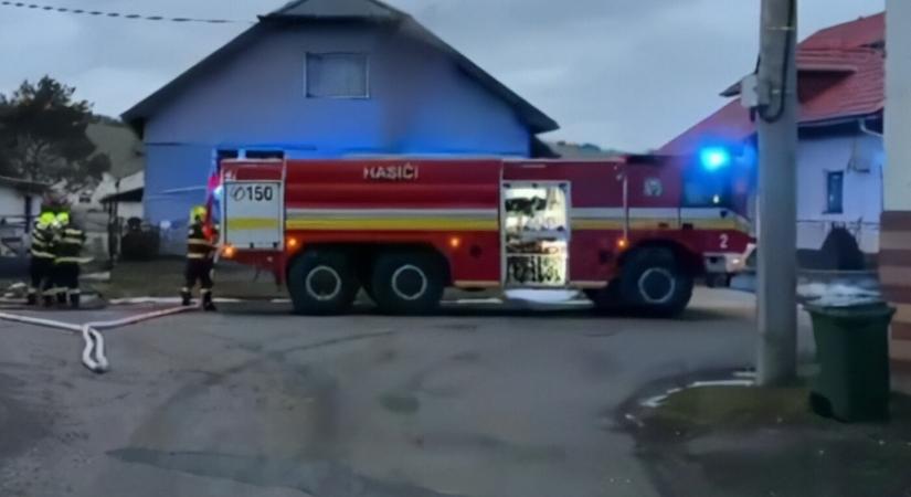 Leégett egy ház Kelet-Szlovákiában, egy ember füstmérgezést kapott