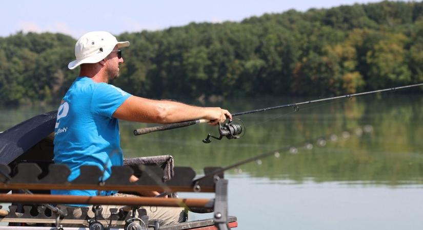 Aki így horgászik a Balatonon, annak a horgászjegyét is bevonhatják