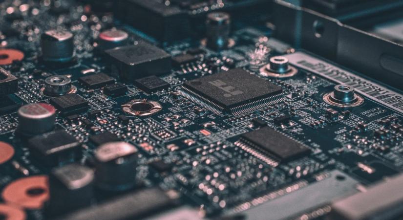 Összeállhat a kínai ByteDance és a Samsung – AI-chipek gyártásába kezdhetnek