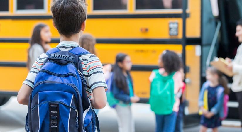 Felpofozott egy gyereket az iskolabusz vezetője