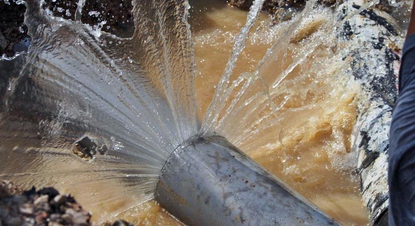 Időzített bombán ül a város? Törnek a vezetékek, akadozik a szolgáltatás!