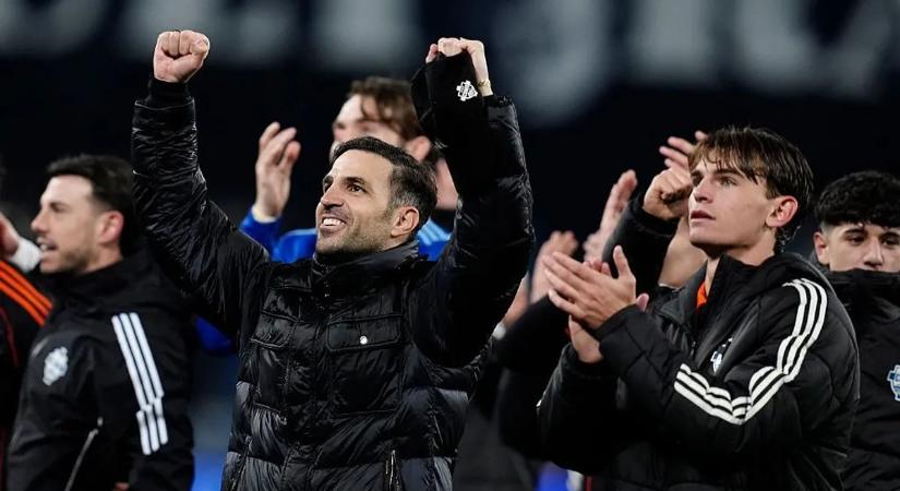 Fabregas büszke a csapatára, Conte a játékvezetőt is hibáztatja a Napoli kupakiesése miatt