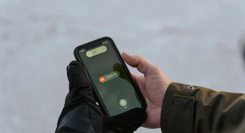 Telefonos csalók az áldozatok gyermekei nevében kértek pénzt: több mint 80 ezer lejt csaltak ki