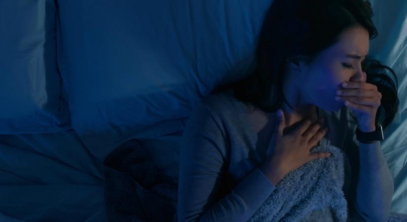 Az alvászavar kevésbé ismert oka: szakorvos elmondta, mik utalnak éjszakai refluxra
