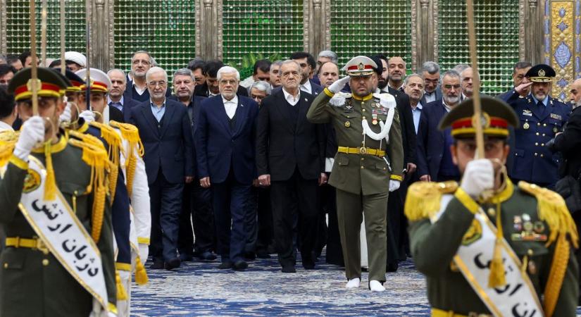 „Szégyelljük magunkat a nép előtt” – bocsánatot kért az iráni elnök a tüntetések résztvevőitől