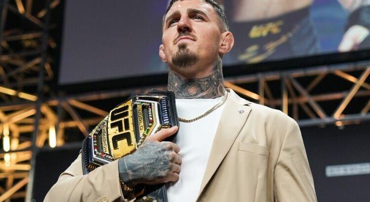 Megműtötték Tom Aspinall mindkét szemét