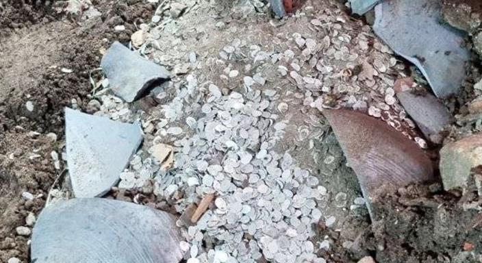 Ezüstérmék ezrei kerültek elő egy moszkvai palota felújítása során