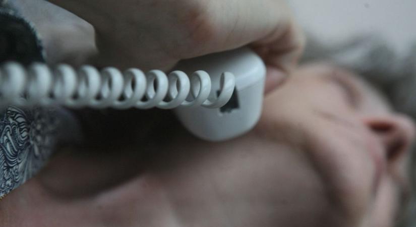 Mindent is gyógyít a vitamin – telefonon kínálgatják az állítólagos csodaszert, nyugdíjasokat vernek át