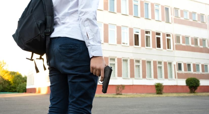 Friss: 9 halott és legalább 25 sérült az iskolai lövöldözésben
