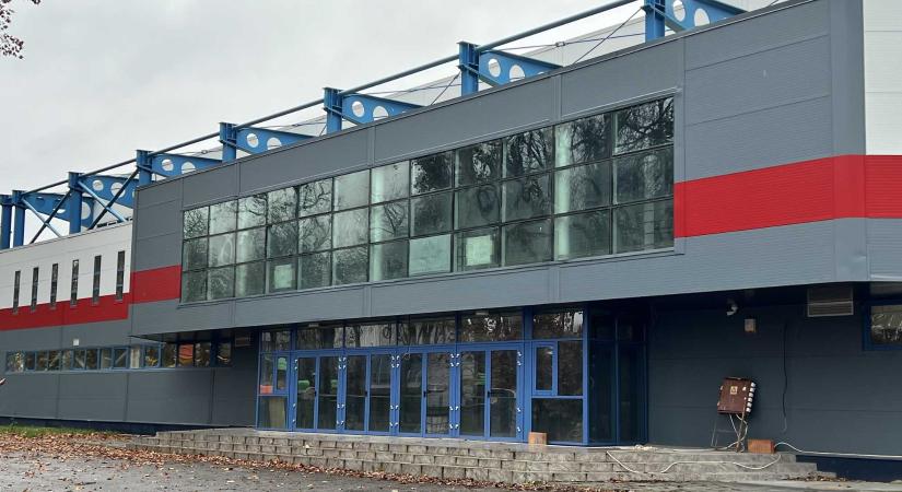 Marosvásárhelyi jégcsarnok – Közel húsz év huzavona után idén megnyithatják